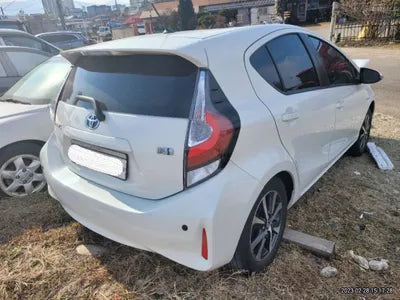 2018 Toyota Prius C JTDKDTB33J1611464 VIN:JTDKDTB33J1611464