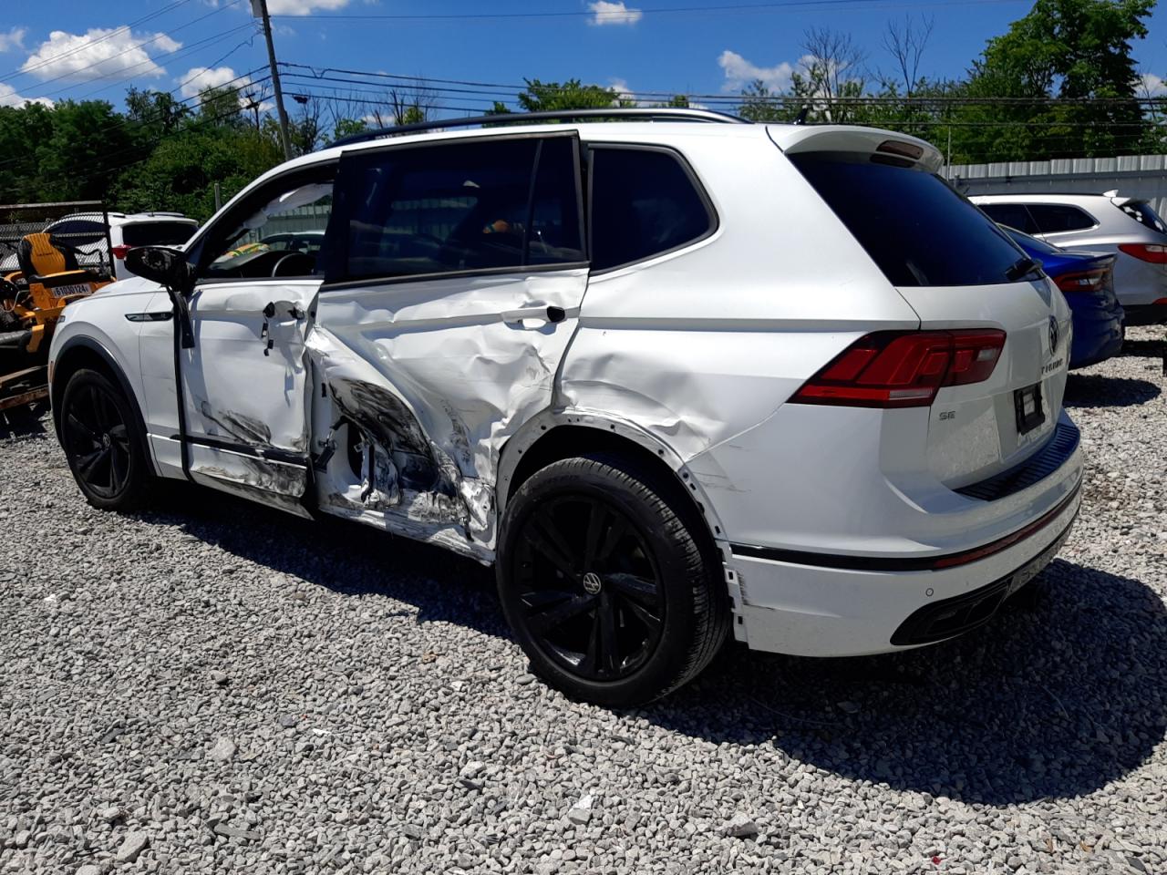 2023 VOLKSWAGEN TIGUAN SE R-LINE BLACK VIN:3VVCB7AX1PM044027