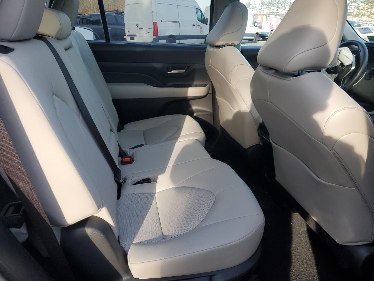 2024 TOYOTA GRAND HIGHLANDER XLE VIN:5TDAAAB57RS028999