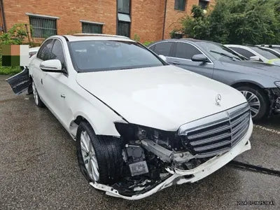 2016 Mercedes-Benz E 220 VIN: