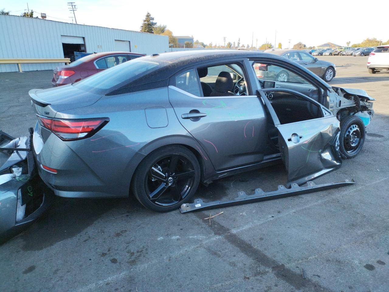 2022 NISSAN SENTRA SR VIN:3N1AB8DV8NY299093