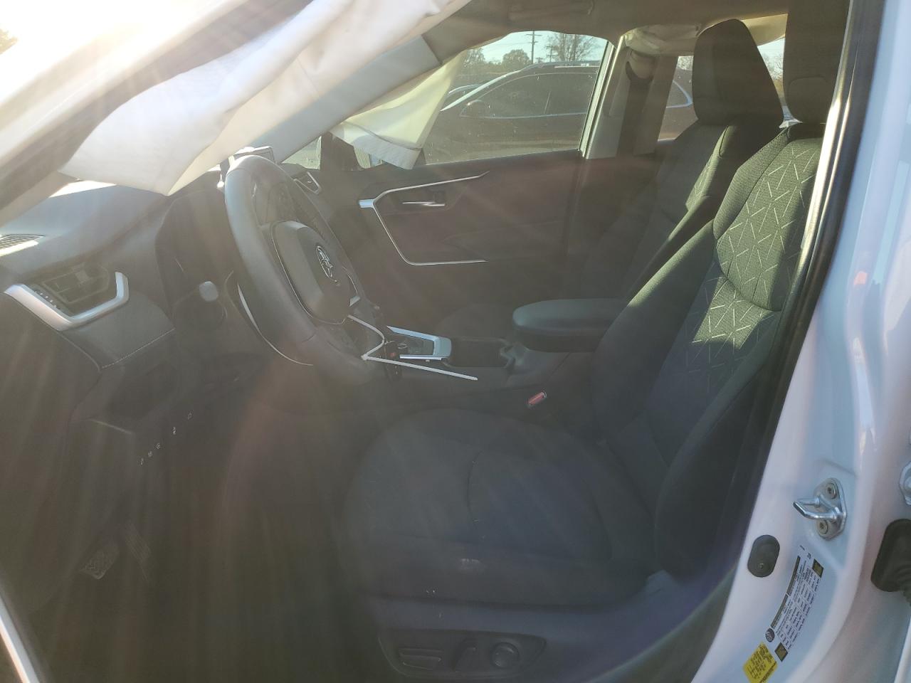 2024 TOYOTA RAV4 XLE VIN:4T3RWRFV3RU131302
