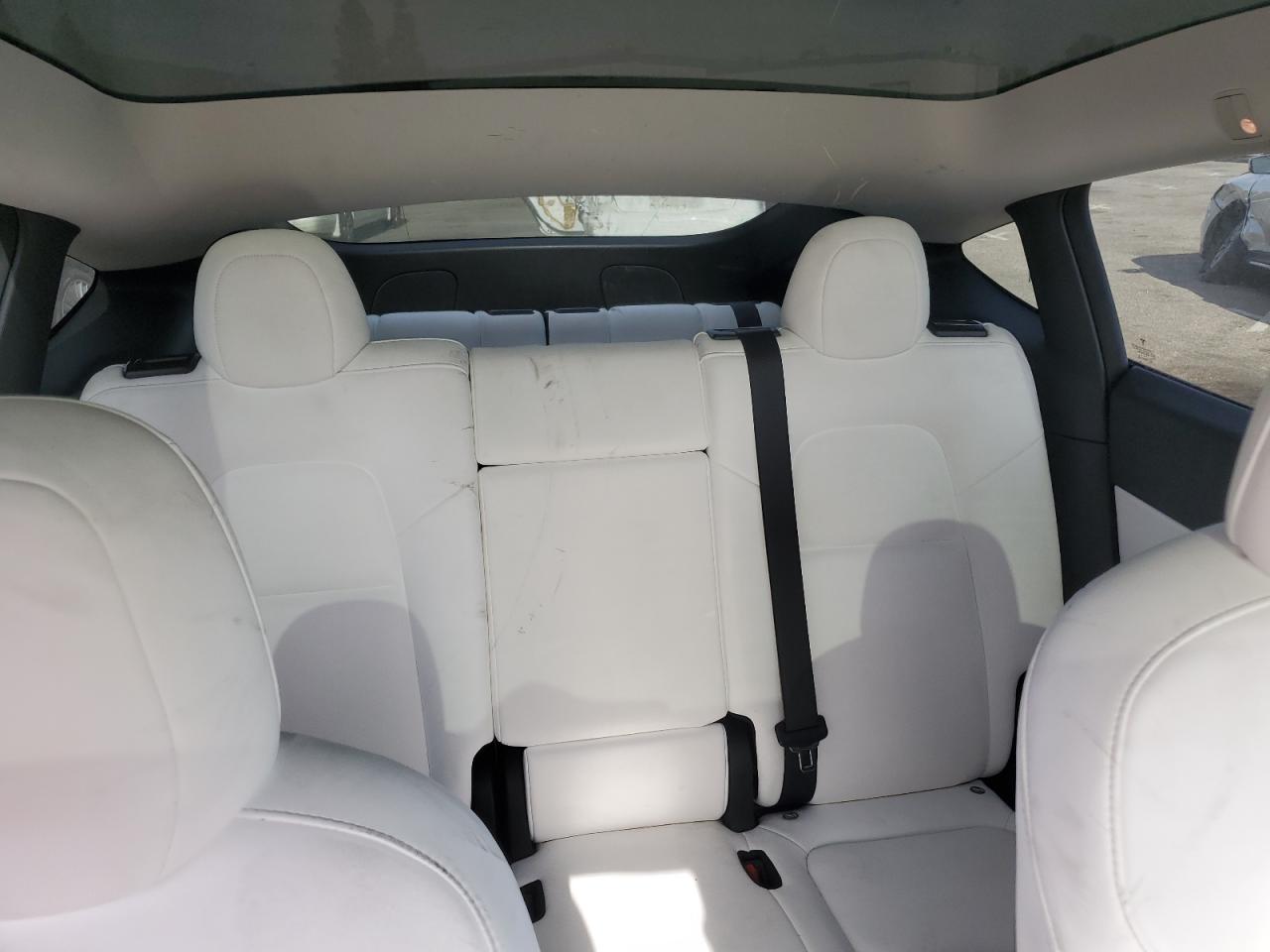 2022 TESLA MODEL Y  VIN:7SAYGAEE8NF409285