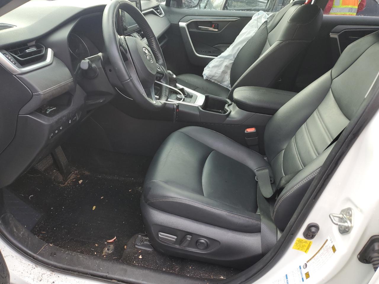2022 TOYOTA RAV4 XLE PREMIUM VIN:JTMB6RFV9ND529574