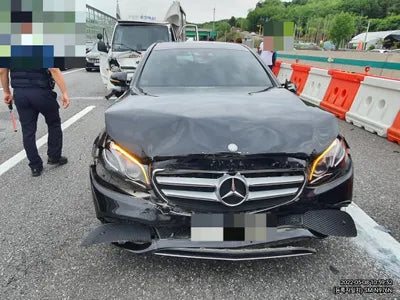 2017 Mercedes-Benz E 300 WDDZF4JB0HA147945 VIN:WDDZF4JB0HA147945