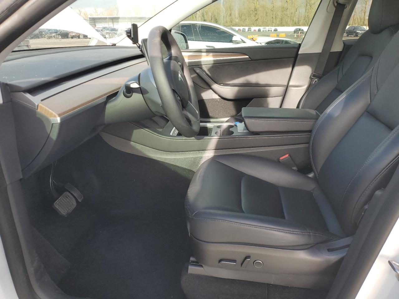 2022 TESLA MODEL Y  VIN:7SAYGDEE8NF556384