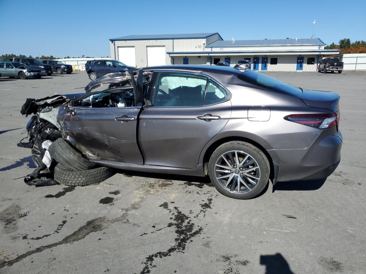 2024 TOYOTA CAMRY XLE VIN:4T1F11BK8RU129083