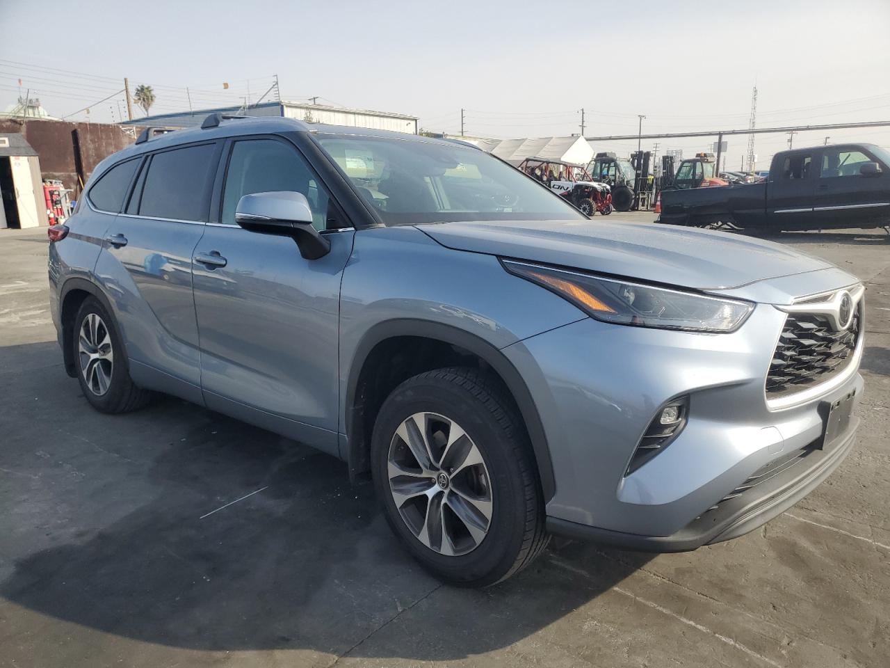 2022 TOYOTA HIGHLANDER XLE VIN:5TDHZRAH6NS098358