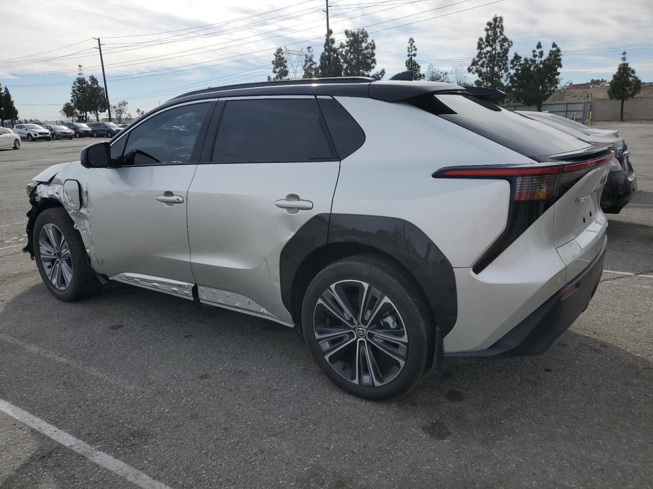 2023 TOYOTA BZ4X XLE VIN:JTMABACA7PA025037