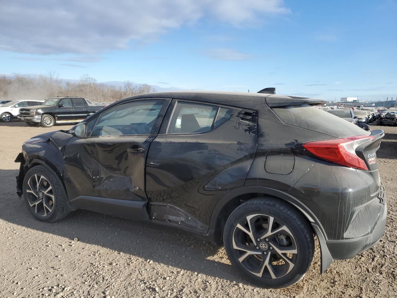 2022 TOYOTA C-HR XLE VIN:NMTKHMBX9NR141851