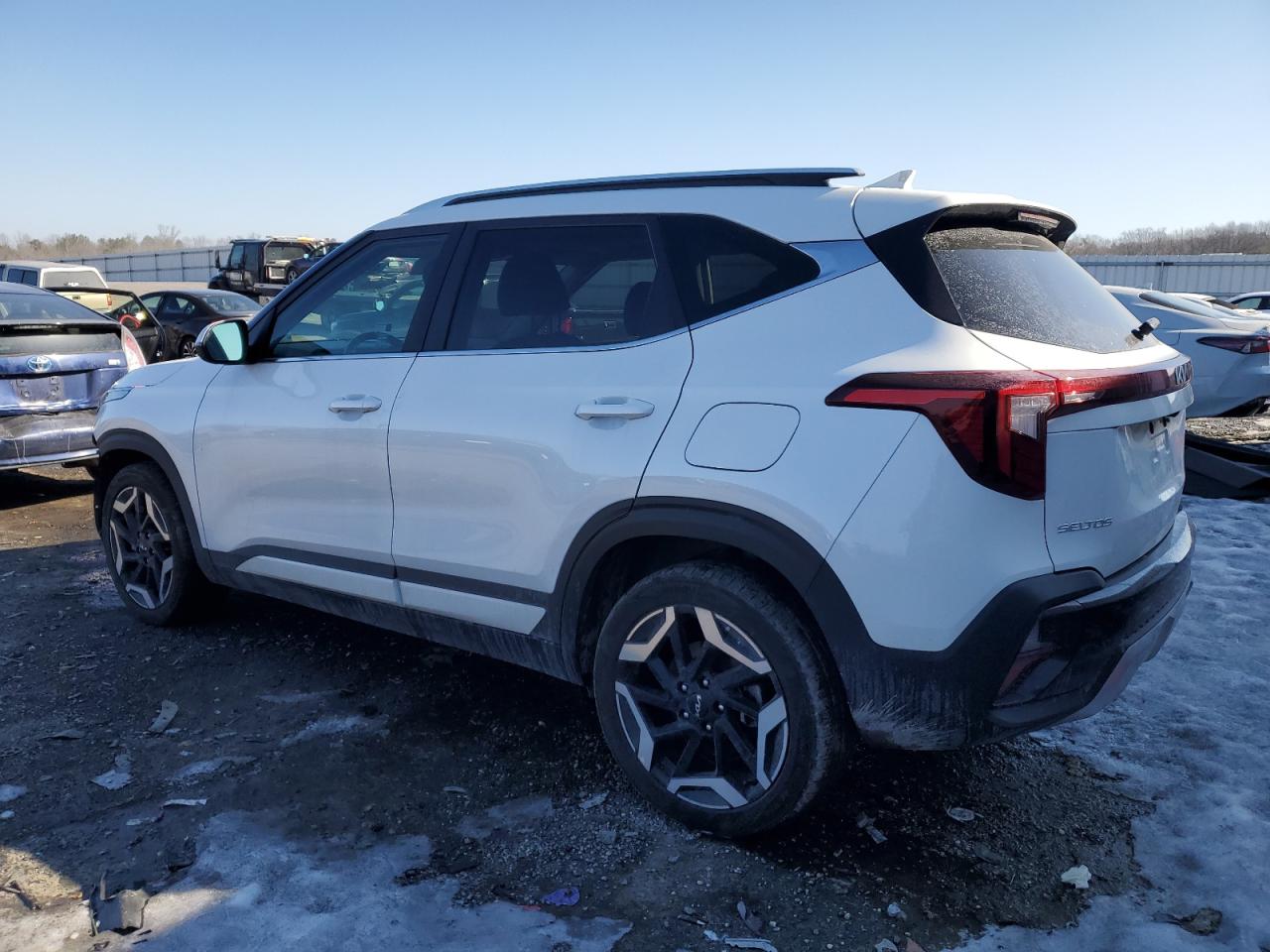 2024 KIA SELTOS SX VIN:KNDETCA75R7493057