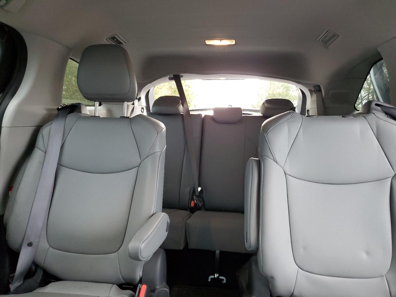 2022 TOYOTA SIENNA XLE VIN:5TDJRKEC6NS125999