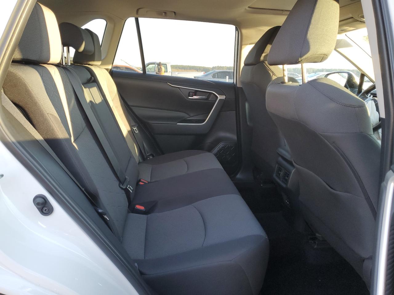 2022 TOYOTA RAV4 XLE VIN:2T3W1RFVXNC201438