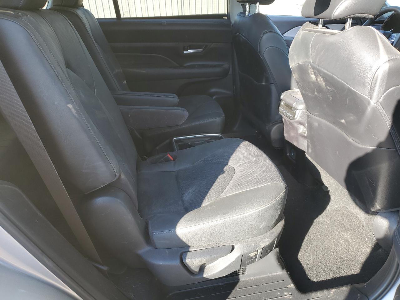 2024 TOYOTA GRAND HIGHLANDER XLE VIN:5TDACAB58RS010487