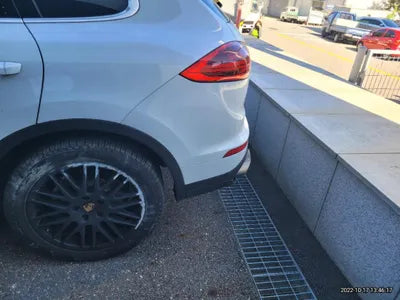 2015 Porsche Cayenne VIN: