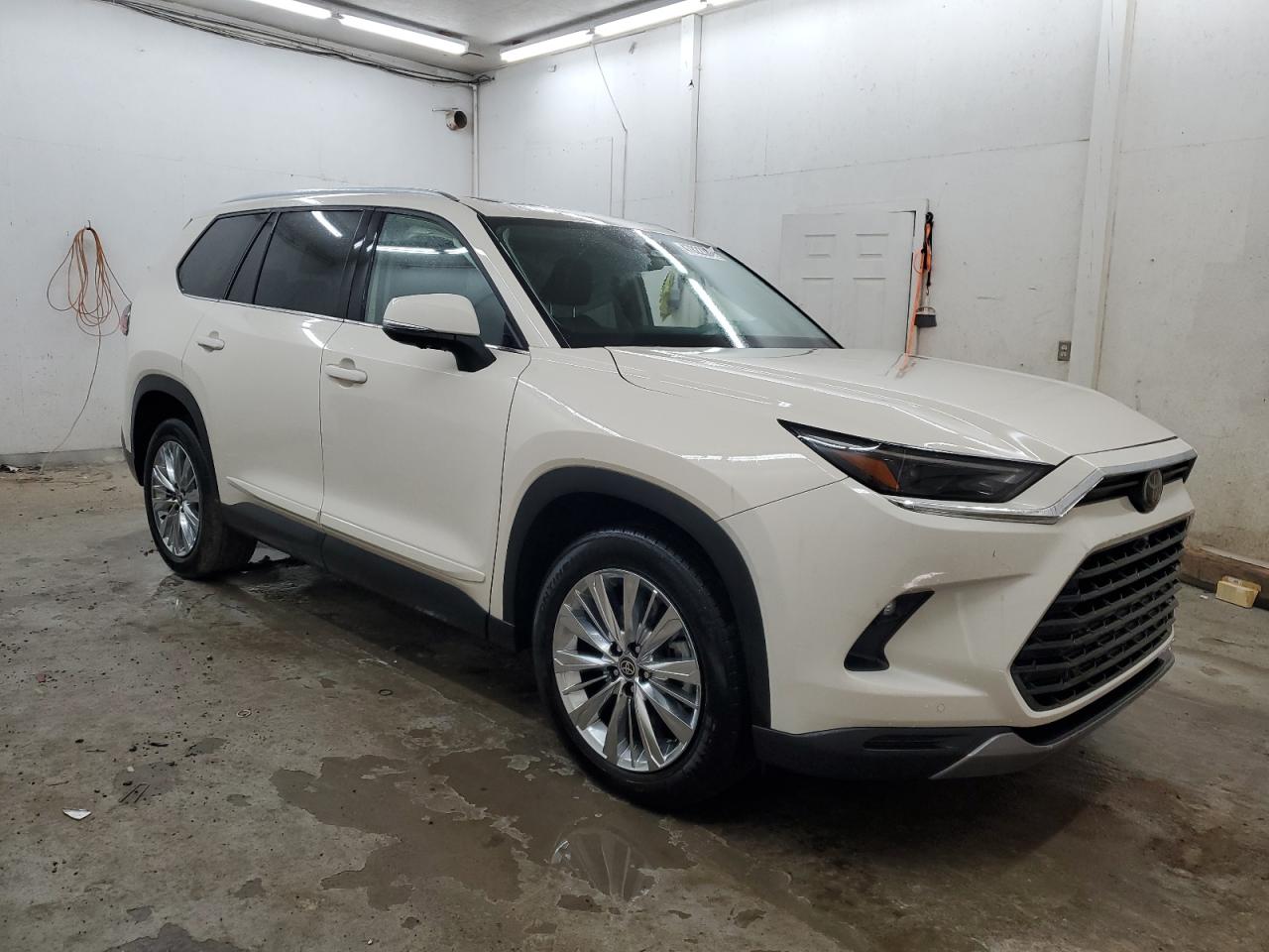 2024 TOYOTA GRAND HIGHLANDER XLE VIN:5TDAAAB57RS029621