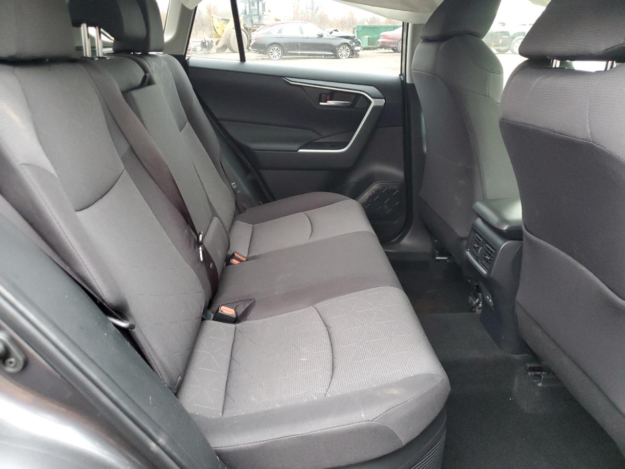2022 TOYOTA RAV4 XLE VIN:JTMRWRFV9ND569491