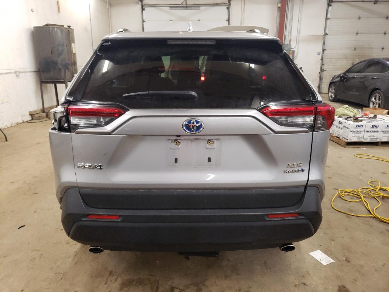 2022 TOYOTA RAV4 XLE PREMIUM VIN:JTMB6RFV7ND054247