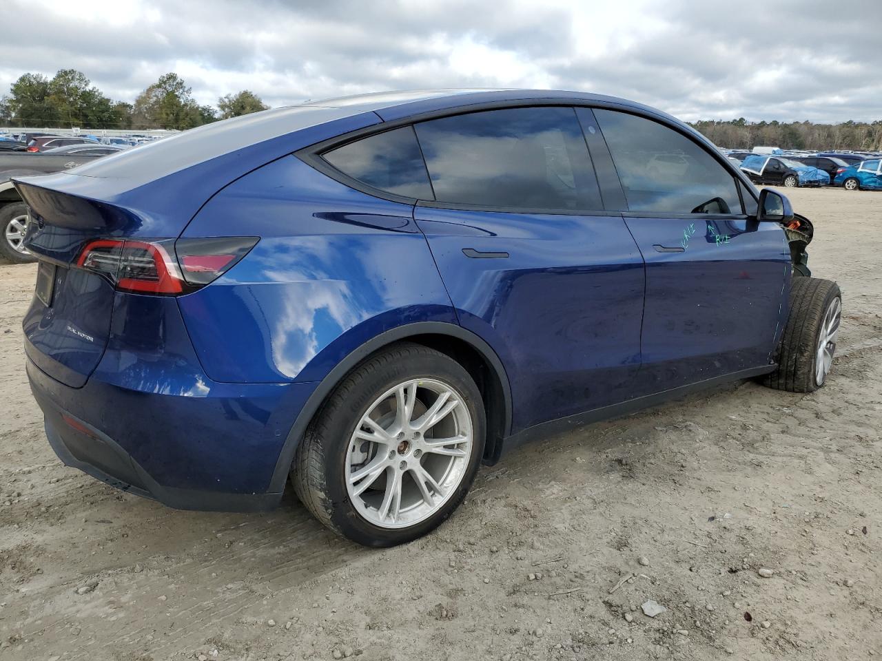 2022 TESLA MODEL Y  VIN:7SAYGDEE4NA002854