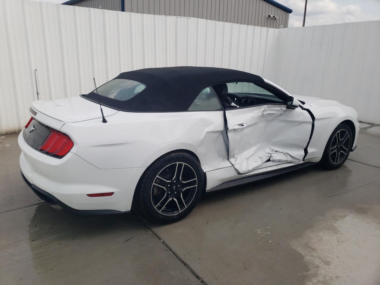 2022 FORD MUSTANG  VIN:1FATP8UH5N5124983