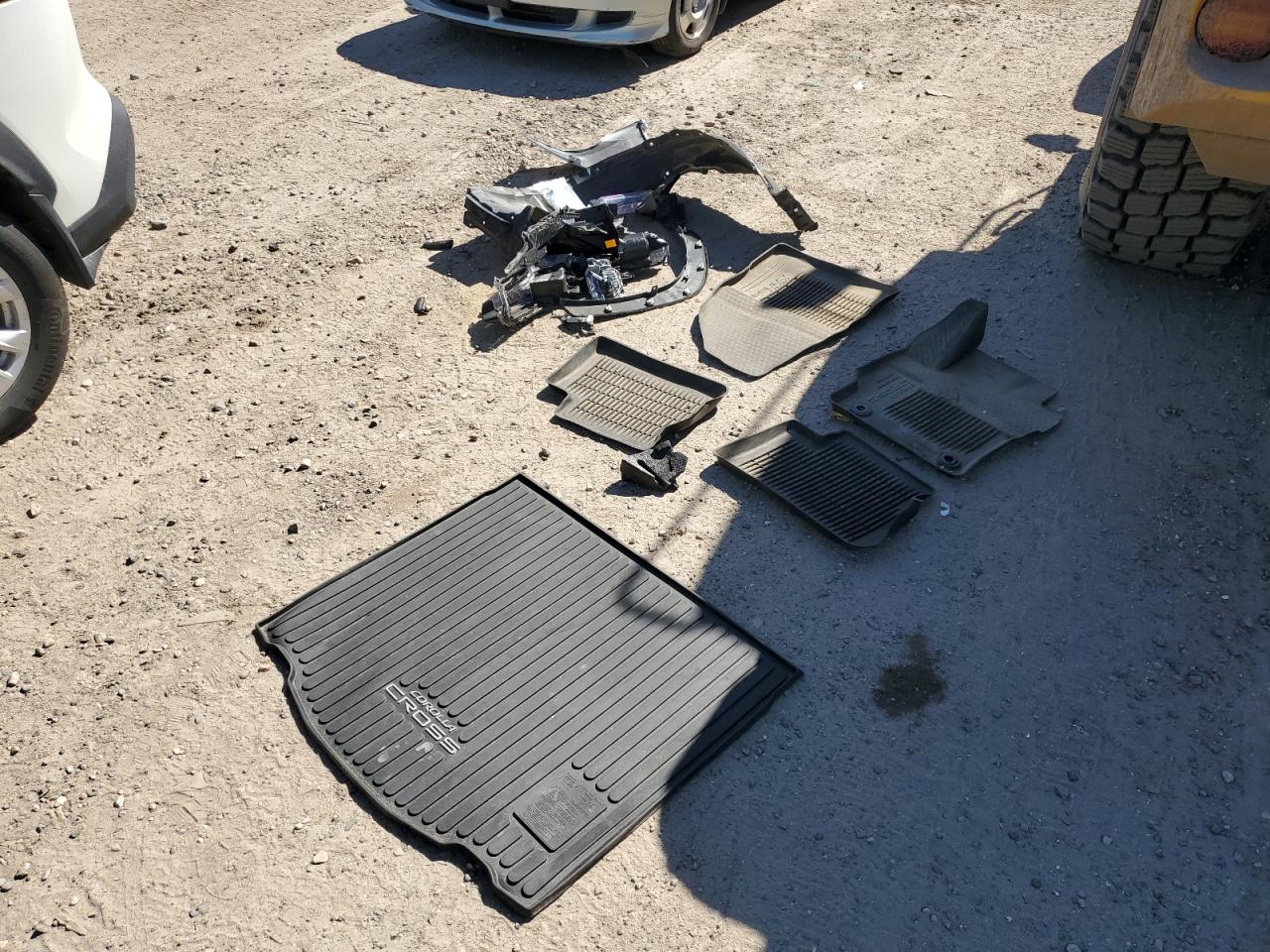 2022 TOYOTA COROLLA CROSS LE VIN:7MUBAABG8NV028449