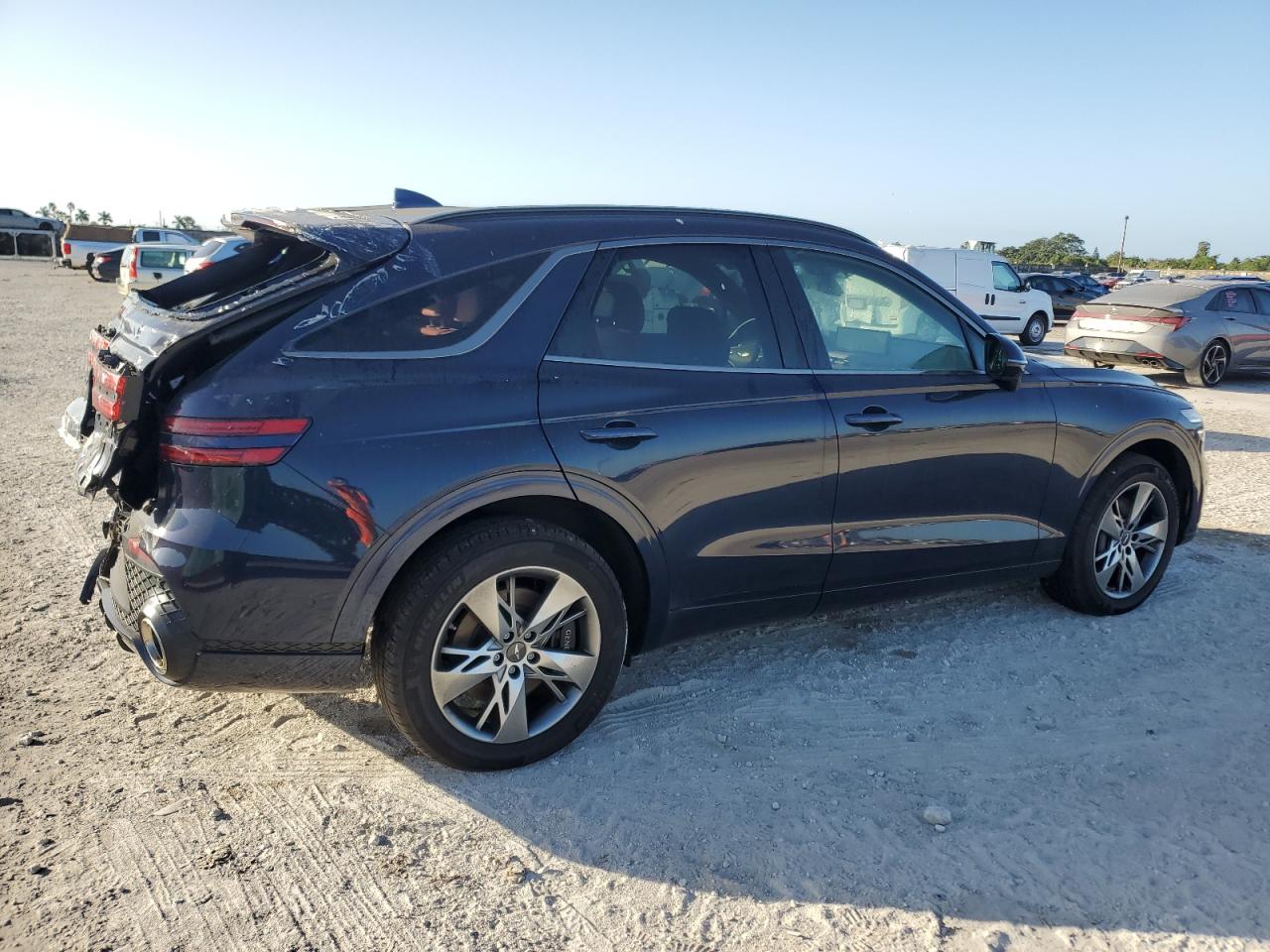 2023 GENESIS GV70 BASE VIN:KMUMCDTC7PU083934