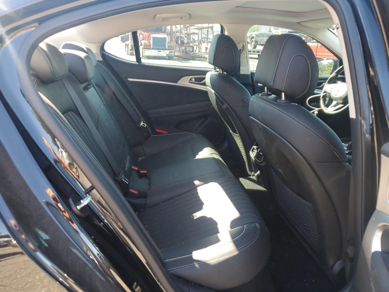 2022 GENESIS G70 BASE VIN:KMTG34TA5NU090183