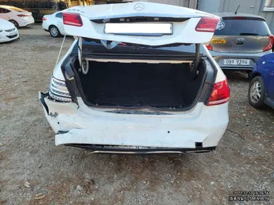 2016 Mercedes-Benz E 250 932KMWDDHF9HB7GB2 VIN:932KMWDDHF9HB7GB2