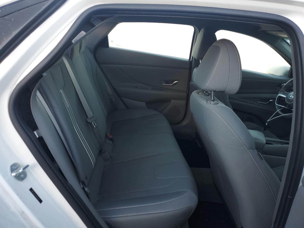 2023 HYUNDAI ELANTRA SEL VIN:5NPLS4AG4PH111027