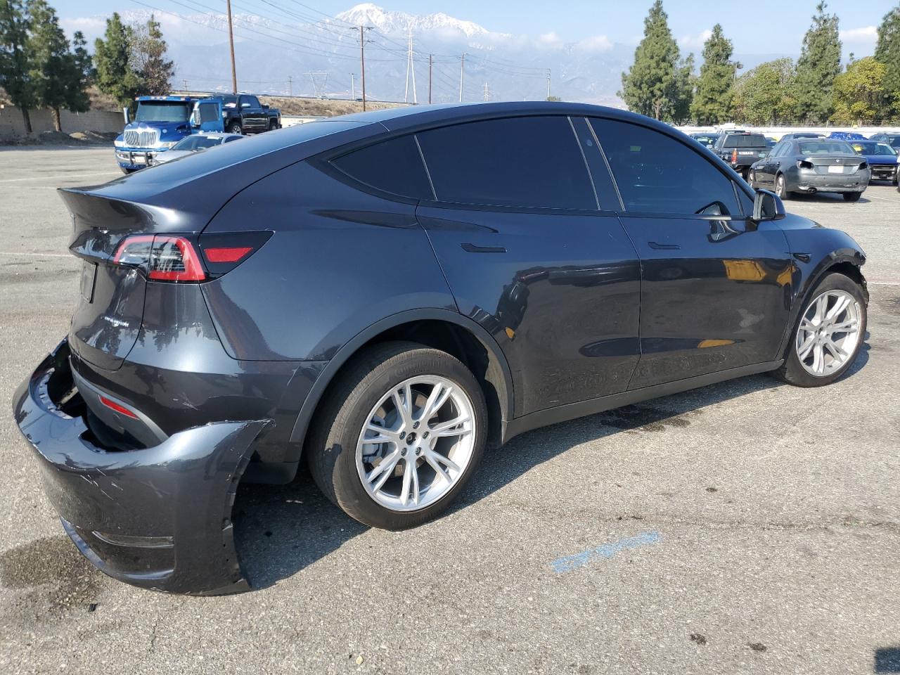 2024 TESLA MODEL Y  VIN:7SAYGAEE0RF018427