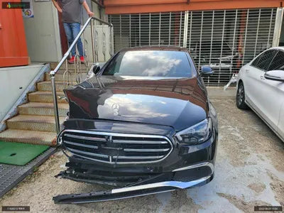 2021 Mercedes-Benz E 300 W1KZF5EB0MA947056 VIN:W1KZF5EB0MA947056