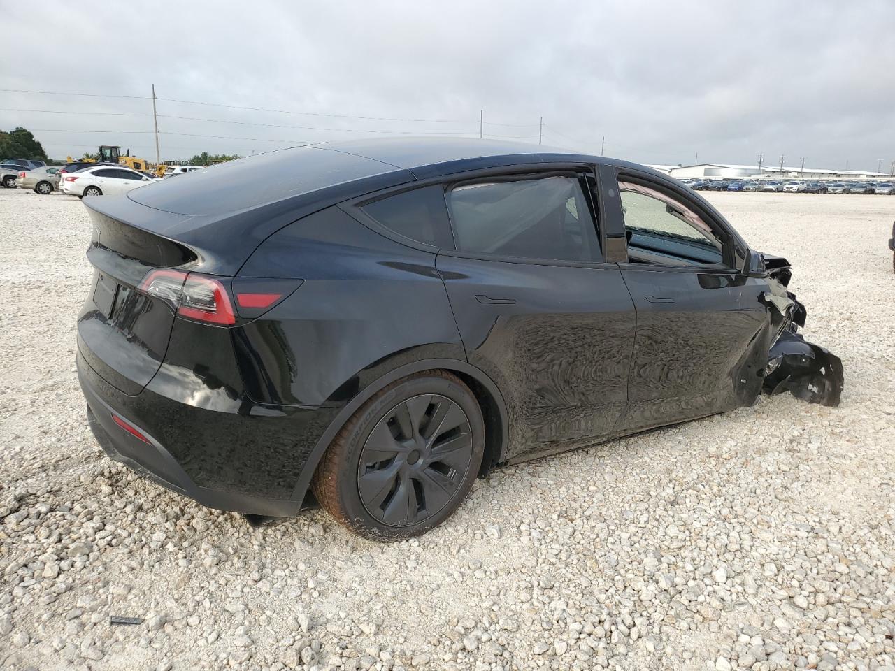 2024 TESLA MODEL Y  VIN:7SAYGDED6RA301033