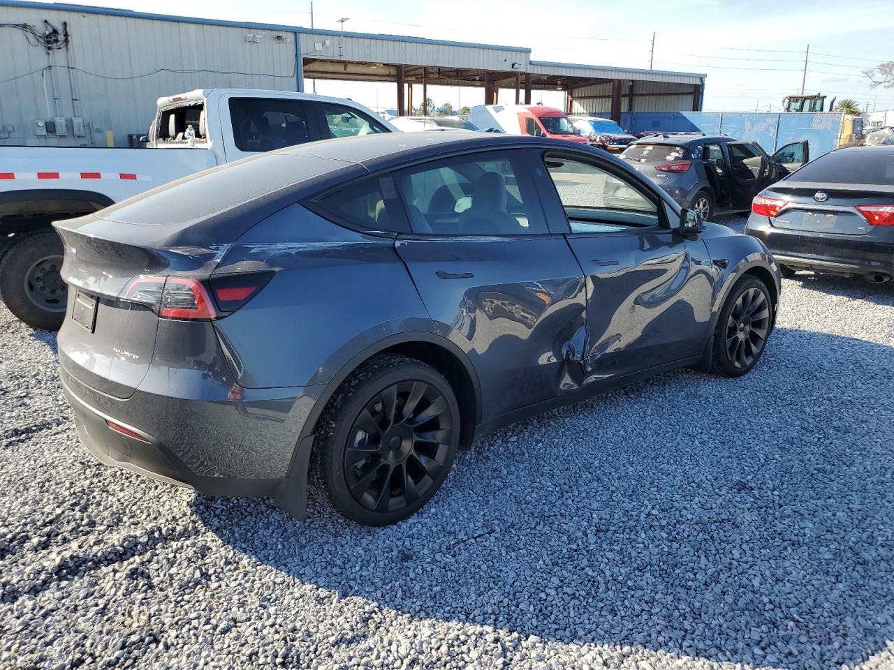 2023 TESLA MODEL Y  VIN:7SAYGAEE5PF882418