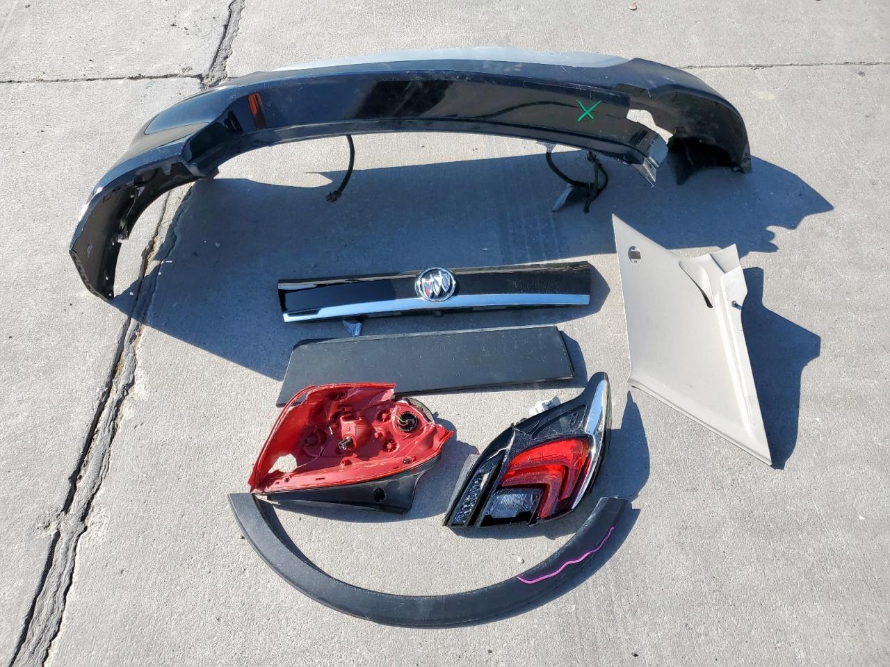 2022 BUICK ENCORE PREFERRED VIN:KL4CJASM6NB528437