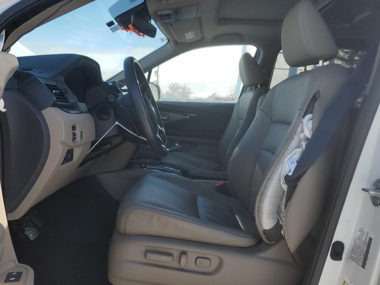 2022 HONDA PILOT TOURING VIN:5FNYF6H98NB011117