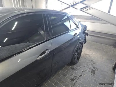 2015 Mercedes-Benz E 220 VIN: