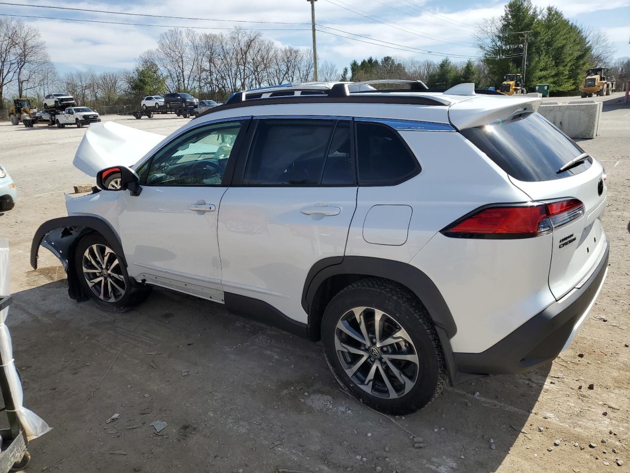 2022 TOYOTA COROLLA CROSS XLE VIN:7MUDAABG0NV002923