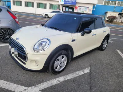 2017 MINI Cooper VIN: