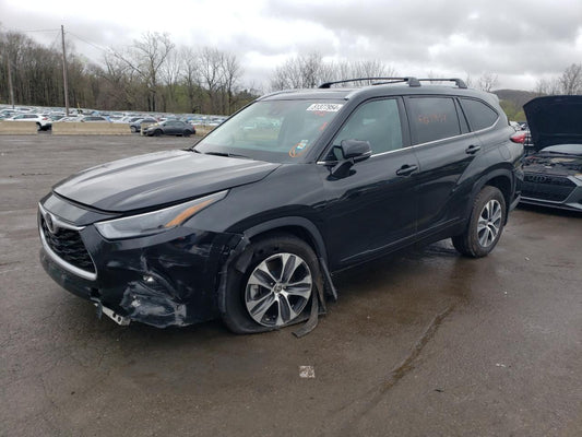 2022 TOYOTA HIGHLANDER XLE VIN:5TDHZRBH9NS572429