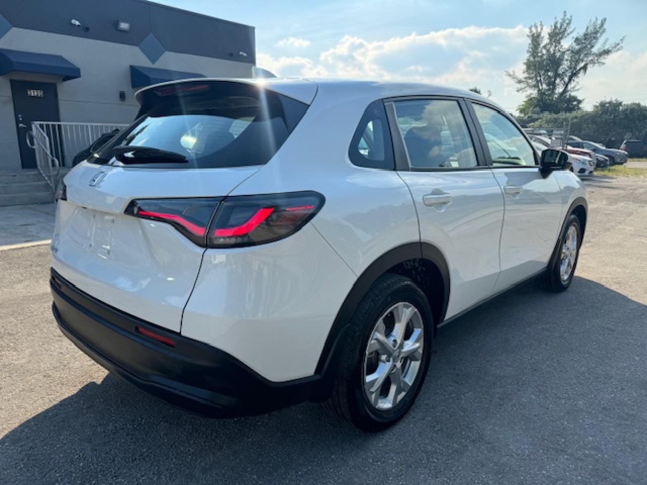 2024 HONDA HR-V LX VIN:3CZRZ1H31RM728528