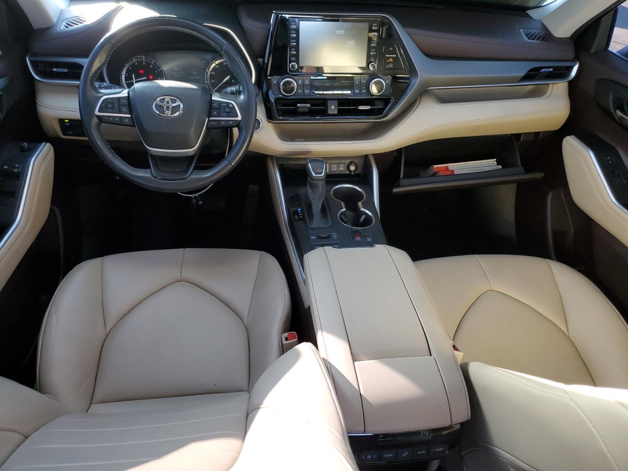2022 TOYOTA HIGHLANDER XLE VIN:5TDGZRBH7NS570528