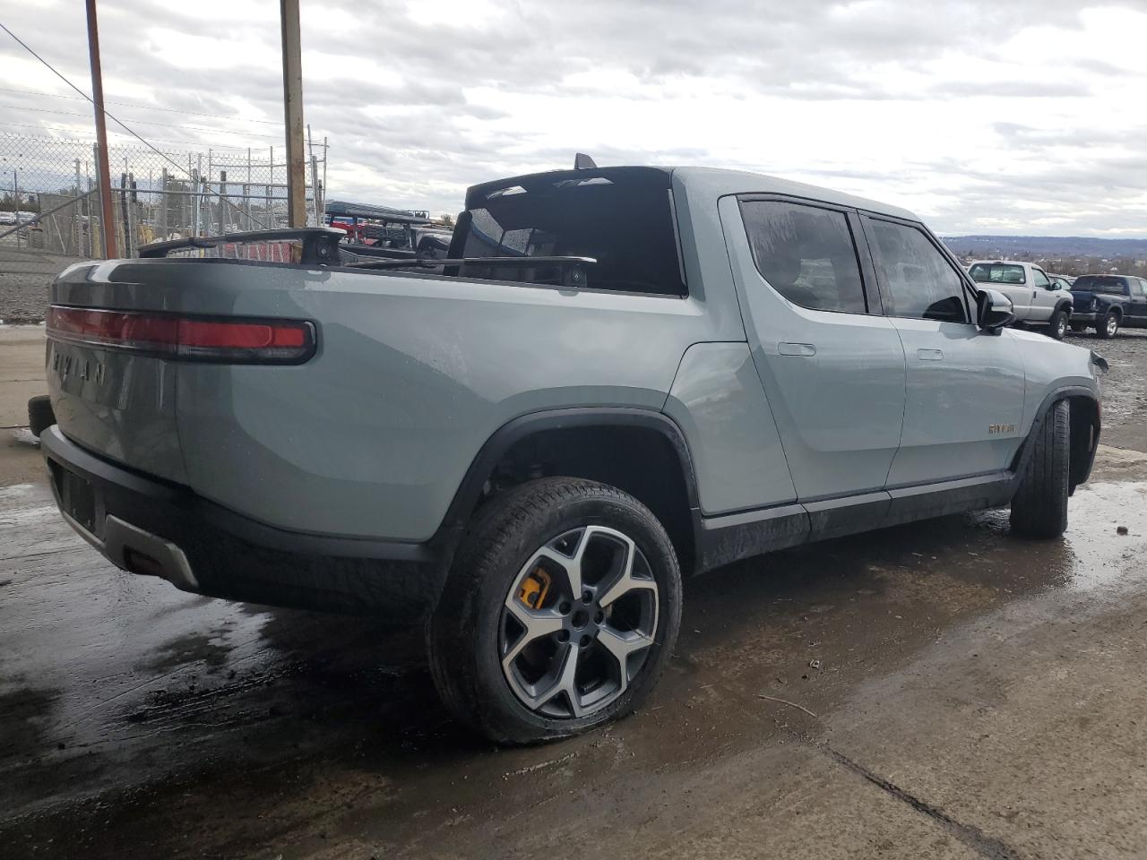 2022 RIVIAN R1T ADVENTURE VIN:7FCTGAAA2NN006053