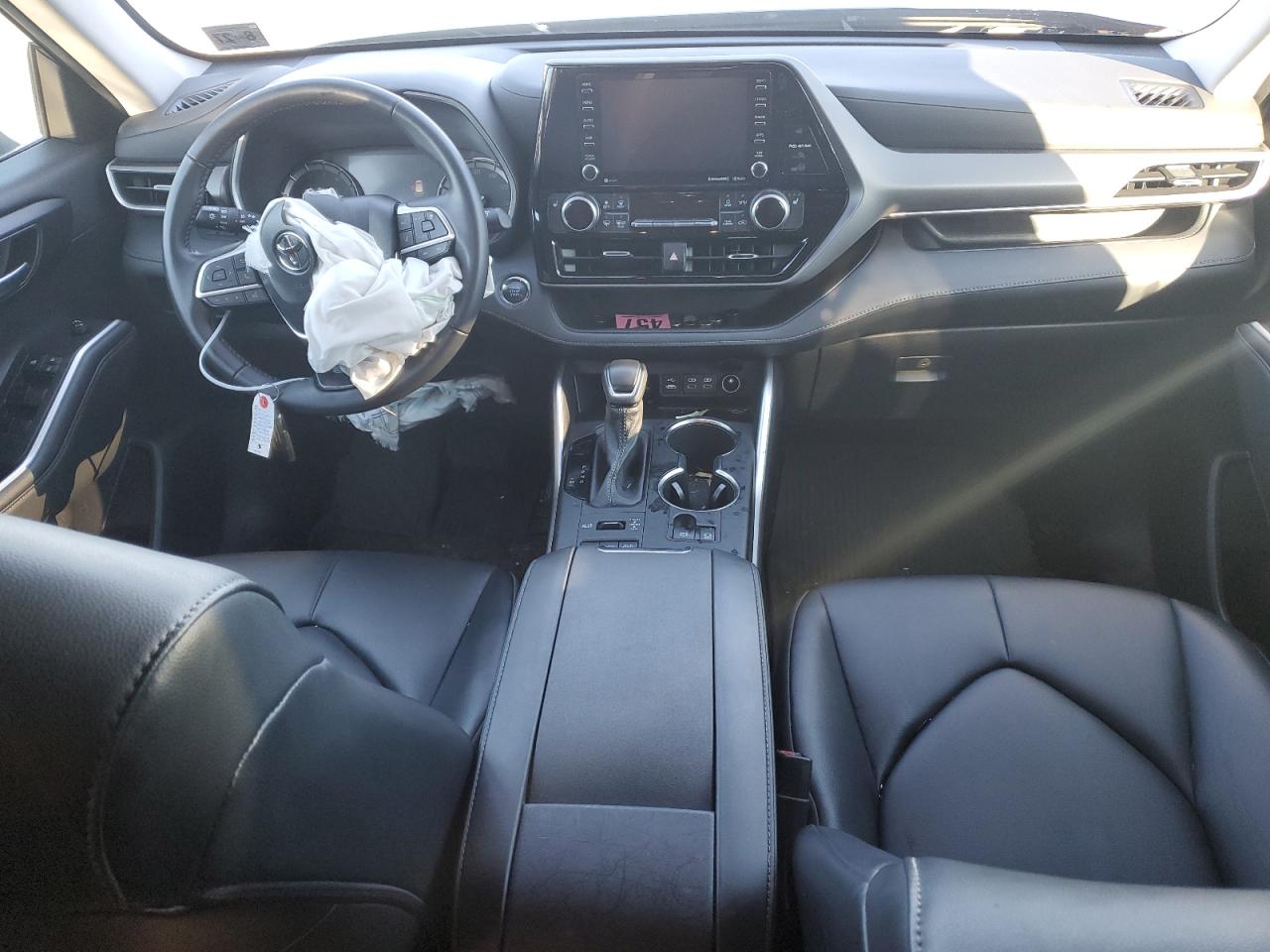 2022 TOYOTA HIGHLANDER XLE VIN:5TDGZRBH9NS588657