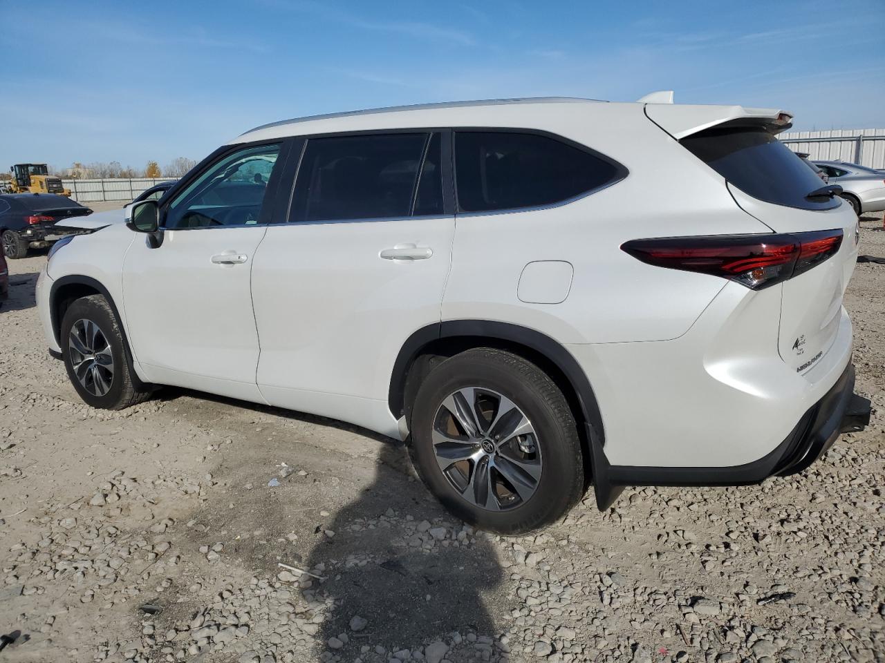 2024 TOYOTA HIGHLANDER LE VIN:5TDKDRBH7RS547863