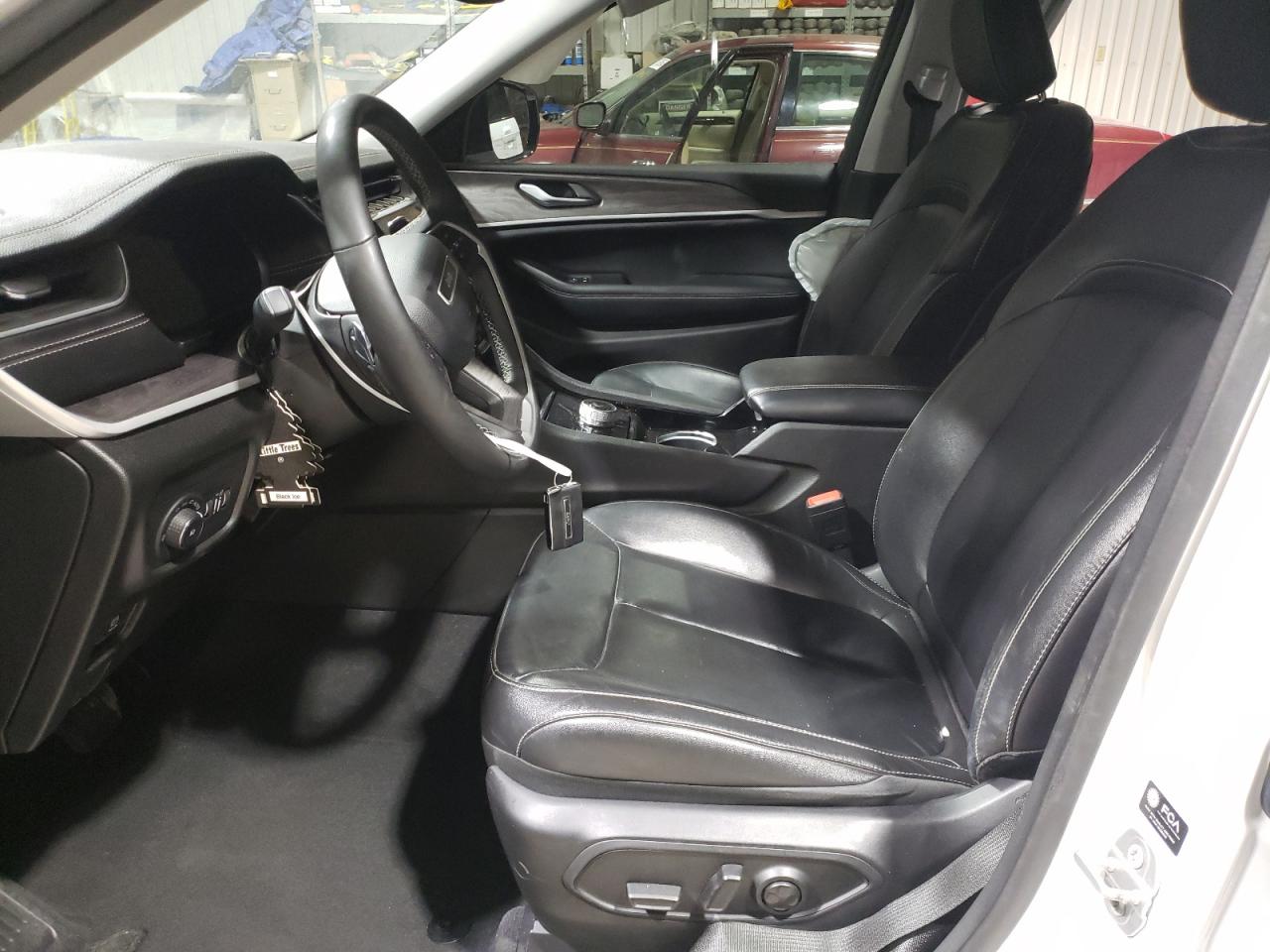 2023 JEEP GRAND CHEROKEE LIMITED VIN:1C4RJHBG1PC503476