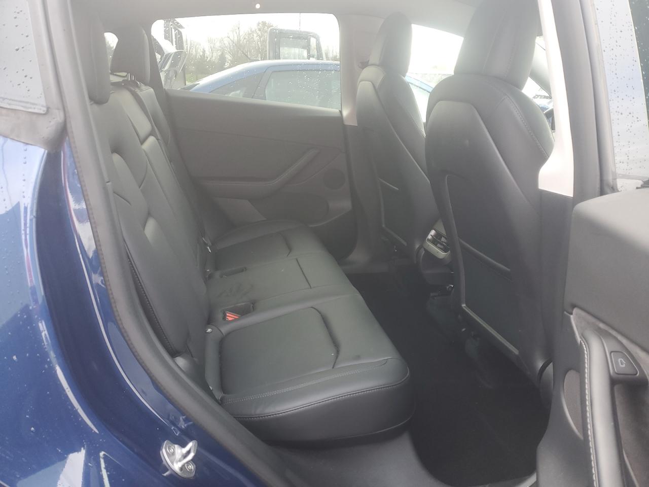 2022 TESLA MODEL Y  VIN:7SAYGDEF2NF400074