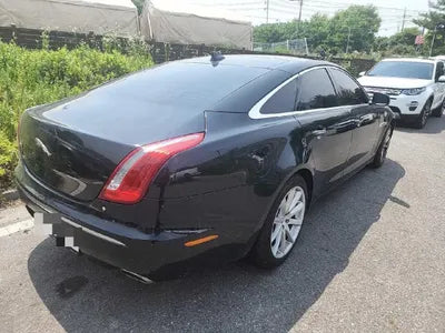 2015 Jaguar XJ VIN: