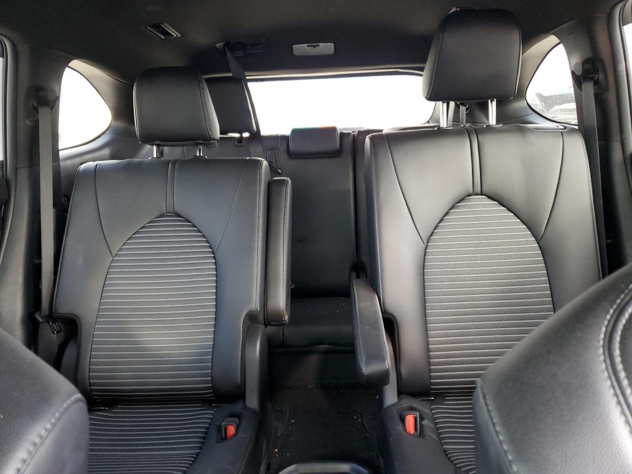 2024 TOYOTA HIGHLANDER LE VIN:5TDKDRAHXRS531559