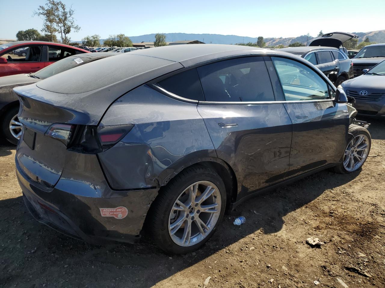 2023 TESLA MODEL Y  VIN:7SAYGDED8PF972087