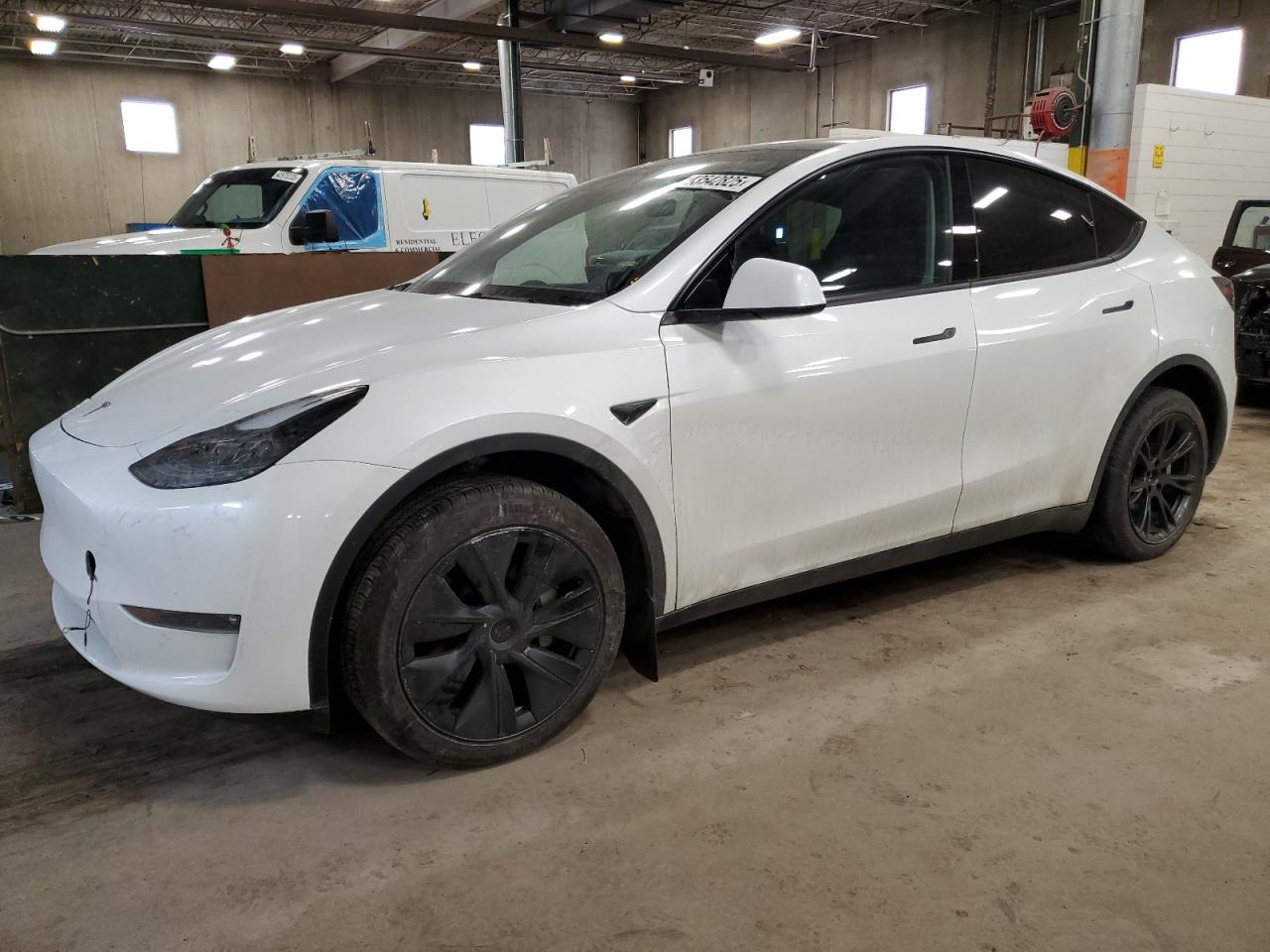 2024 TESLA MODEL Y  VIN:7SAYGDEE5RF191281